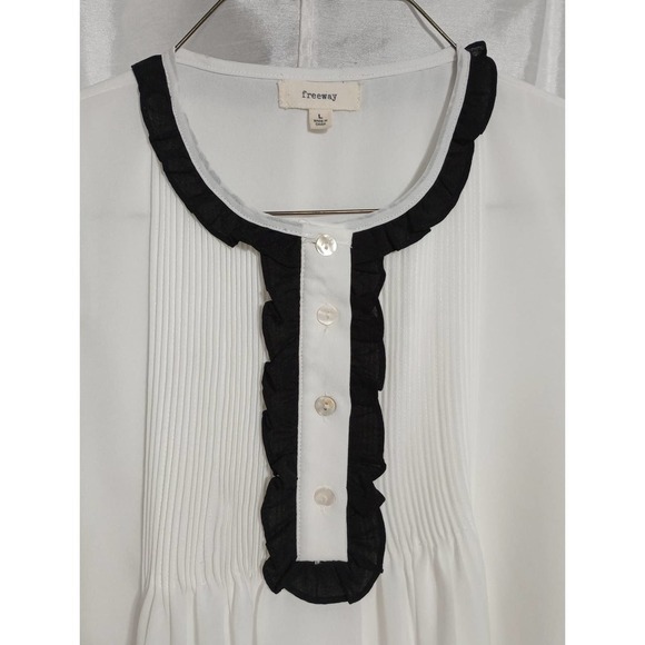 LOVELY Freeway lace shirred pearl button BLOUSE black white - Picture 2 of 3